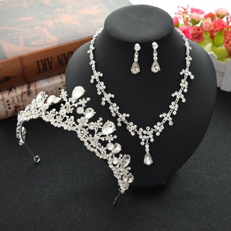 A Free Agent On Behalf Of The Bride Accessories Two Sets Of European And American Foreign Trade Dress Pendant Necklace Set